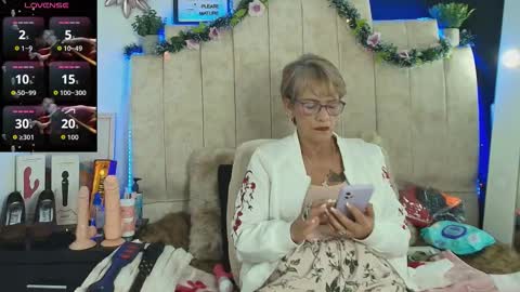 Snapshot of devora_mature65 chatting on 30, 11, 2025 Devora online show from 30, 11, 2025