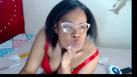 Snapshot of devorasexy2 chatting on 16, 12, 2025 Devora.. online show from 16, 12, 2025