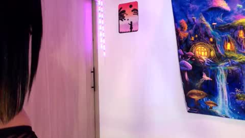 Snapshot of devours_fire chatting on 7, 11, 2025 Sara 3 online show from 7, 11, 2025