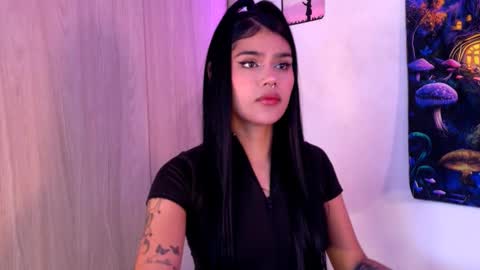 Snapshot of devours_fire chatting on 12, 11, 2025 Sara 3 online show from 12, 11, 2025