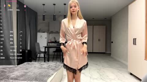 Snapshot of dewdropdoll chatting on 5, 6, 2026 dewdropdoll online show from 5, 6, 2026
