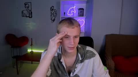 Snapshot of dexter_mitch chatting on 17, 12, 2025 Dekster online show from 17, 12, 2025