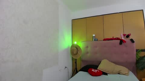 Snapshot of diabla_sexyboobs chatting on 31, 12, 2024 D I A B L A online show from 31, 12, 2024