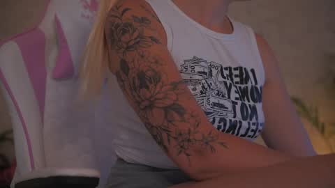 Snapshot of diamond_ava_ chatting on 6, 6, 2026 Thea online show from 6, 6, 2026