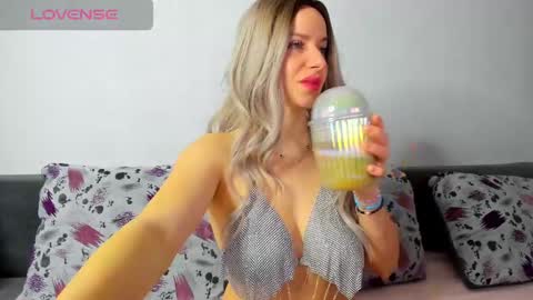 Snapshot of diamondkay_ chatting on 2, 3, 2025 diamondkay_ online show from 2, 3, 2025
