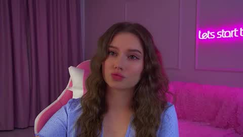 Snapshot of dianabecker chatting on 13, 11, 2025 Diana online show from 13, 11, 2025