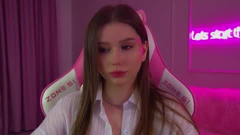 Snapshot of dianabecker chatting on 23, 11, 2025 Diana online show from 23, 11, 2025