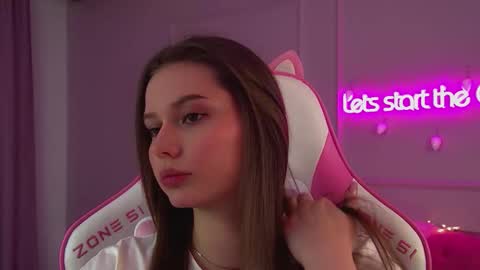 Snapshot of dianabecker chatting on 15, 12, 2025 Diana online show from 15, 12, 2025