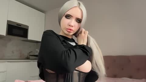 Snapshot of dianadesire_ chatting on 6, 5, 2026 Diana online show from 6, 5, 2026