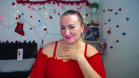 Snapshot of dianamgg chatting on 4, 12, 2025 Diana online show from 4, 12, 2025