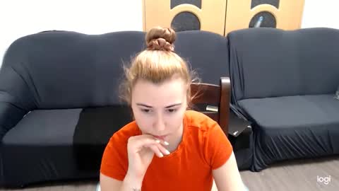 Snapshot of dianasmiey7 chatting on 10, 1, 2025 dianasmiey7 online show from 10, 1, 2025