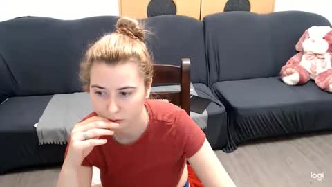 Snapshot of dianasmiey7 chatting on 22, 1, 2025 dianasmiey7 online show from 22, 1, 2025
