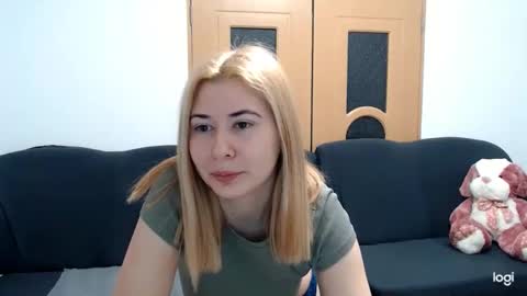 Snapshot of dianasmiey7 chatting on 3, 2, 2025 dianasmiey7 online show from 3, 2, 2025