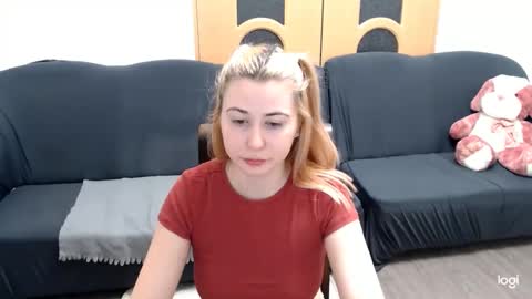 Snapshot of dianasmiey7 chatting on 4, 3, 2025 dianasmiey7 online show from 4, 3, 2025