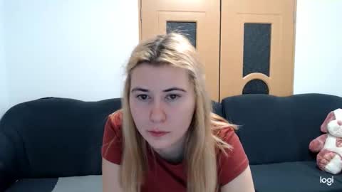 Snapshot of dianasmiey7 chatting on 6, 3, 2025 dianasmiey7 online show from 6, 3, 2025