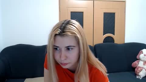 Snapshot of dianasmiey7 chatting on 7, 3, 2025 dianasmiey7 online show from 7, 3, 2025