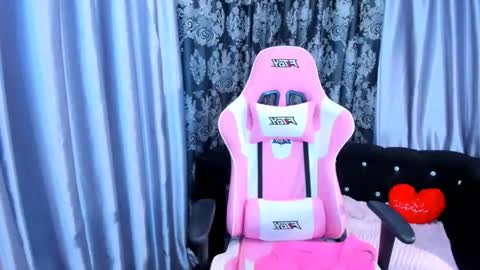 Snapshot of dianna_milton chatting on 6, 11, 2025 Dianna online show from 6, 11, 2025