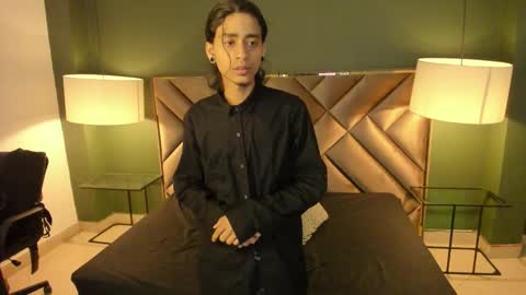 Snapshot of dickie_dicking chatting on 8, 11, 2025 dickie_dicking online show from 8, 11, 2025