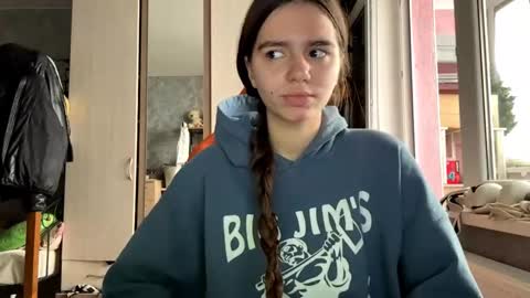 Snapshot of diedraringen chatting on 2, 12, 2025 Leila online show from 2, 12, 2025