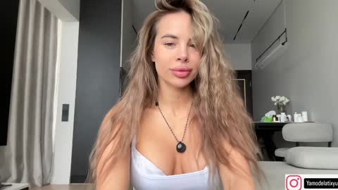 Snapshot of diffgirls chatting on 22, 10, 2025 Tanya online show from 22, 10, 2025