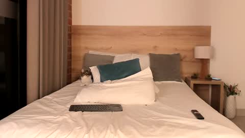 Dilarahkesh  online show from 27, 1, 2025