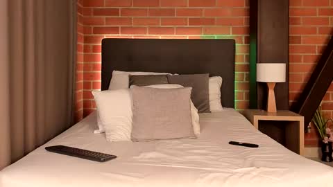 Dilarahkesh  online show from 28, 2, 2025