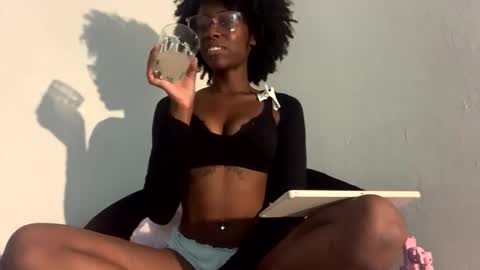 Snapshot of dimedoll33 chatting on 15, 9, 2025 black american princess online show from 15, 9, 2025