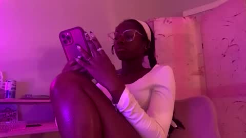 Snapshot of dimedoll33 chatting on 30, 9, 2025 black american princess online show from 30, 9, 2025