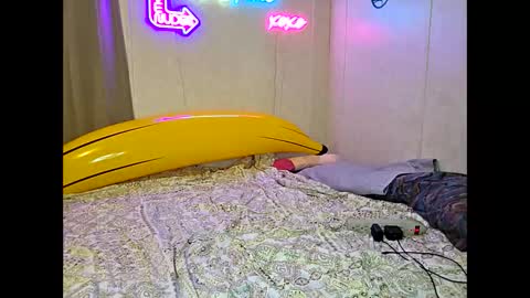 Snapshot of dimepiecexxx chatting on 4, 6, 2026 Sofie online show from 4, 6, 2026