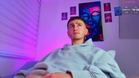 Julian Independent Model online show from 15, 4, 2026