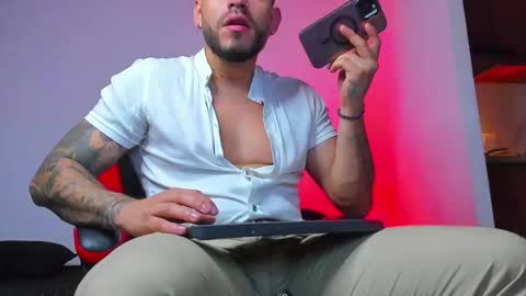 Snapshot of dimitri_master chatting on 21, 12, 2025 Angel Dimitri online show from 21, 12, 2025