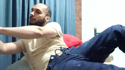Snapshot of dinchtcams chatting on 19, 6, 2026 Dincht online show from 19, 6, 2026