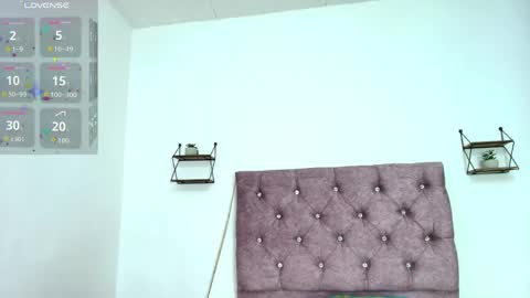 Cristal Independent model online show from 8, 4, 2026