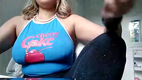 diosadeluniverso_ online show from 11, 9, 2025