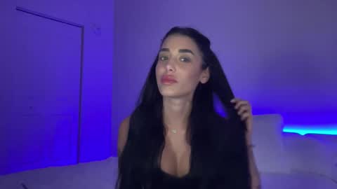 Snapshot of dirianyisabelx chatting on 3, 11, 2025 Diriany Isabel online show from 3, 11, 2025