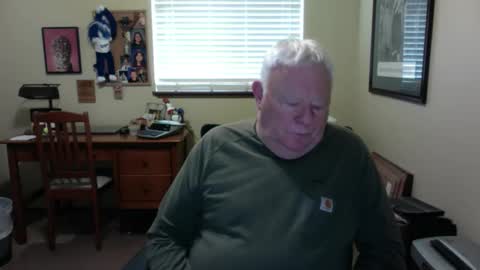 dirtrider195080438 online show from 10, 4, 2026