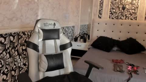 Violet online show from 20, 1, 2025