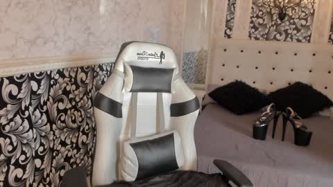 Violet online show from 21, 1, 2025