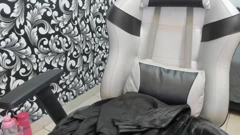 Violet online show from 1, 2, 2025