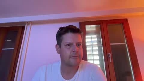 Jan online show from 25, 2, 2025