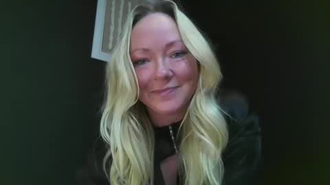 Snapshot of dirtylittlejess chatting on 2, 10, 2025 dirtylittlejess online show from 2, 10, 2025