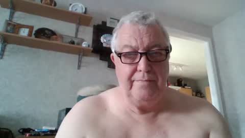Snapshot of dirtyoldscot1960 chatting on 15, 6, 2026 Fergus online show from 15, 6, 2026