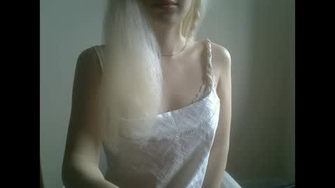 DitaMilton online show from 17, 9, 2025