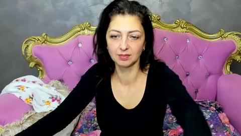 Snapshot of divinafrodita chatting on 5, 1, 2025 Sandra online show from 5, 1, 2025