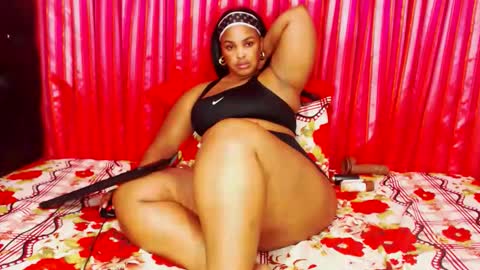 divinebooty93 online show from 23, 3, 2026