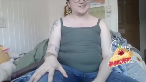divinecherrypie online show from 3, 2, 2025