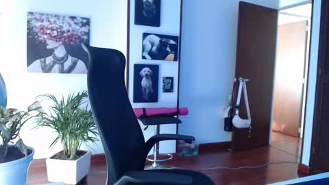 Snapshot of divineisis chatting on 19, 1, 2026 Hera online show from 19, 1, 2026