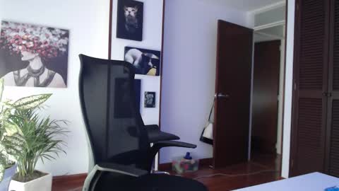 Snapshot of divineisis chatting on 11, 2, 2026 Hera online show from 11, 2, 2026