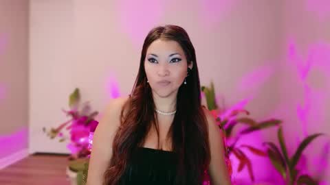 DivineLynn online show from 4, 2, 2026