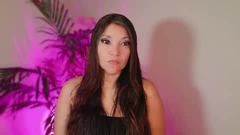 Snapshot of divinelynn chatting on 25, 5, 2026 DivineLynn online show from 25, 5, 2026